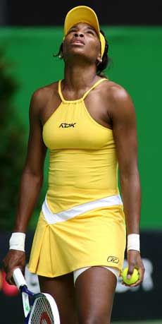 Venus Williams var ikke fornøyd etter å bli slått ut i Melbourne (AFP PHOTO/MARK RALSTON) 