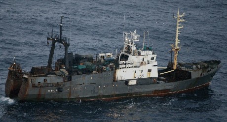 Fiskeindustrien i Norge ber myndighetene i Norge og Russland gjøre noe med tyvfisket. (Foto: Kystvakten)