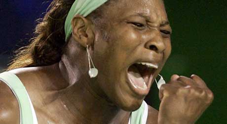 Serena Williams viste at hun har alvorlige hensikter i Melbourne (AP Photo/Rob Griffiths) 