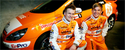 Petter tror storebror Henning (t.h) kommer til å gjøre det bra i Rally Norway. T.v. kartleser Cato Menkerud. Foto: Håkon Mosvold Larsen/Scanpix Petter tror storebror Henning (t.h) kommer til å gjøre det bra i Rally Norway. T.v. kartleser Cato Menkerud. Foto: Håkon Mosvold Larsen/Scanpix