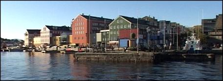 Kjøpesenteret her på Storkaia i Kristiansund kan kanskje få bygårdene langs Vågekaia som neste nye handelssenter. Foto: Roar Strøm