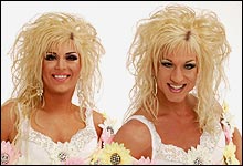 I full mundur: Slik ser de ut i full drag-utrustning (Foto: NRK/Odd-Steinar Tøllefsen) I full mundur: Slik ser de ut i full drag-utrustning (Foto: NRK/Odd-Steinar Tøllefsen)