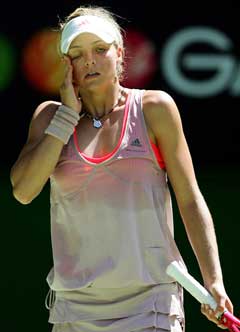 Maria Kirilenko led i varmen under kampen mot Lindsay Davenport. (Foto: AP/Scanpix)