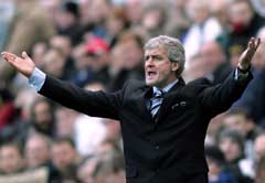 Blackburn-manager Mark Hughes på sidelinjen under kampen mot Newcastle. (Foto: AP/Scanpix) Blackburn-manager Mark Hughes på sidelinjen under kampen mot Newcastle. (Foto: AP/Scanpix)