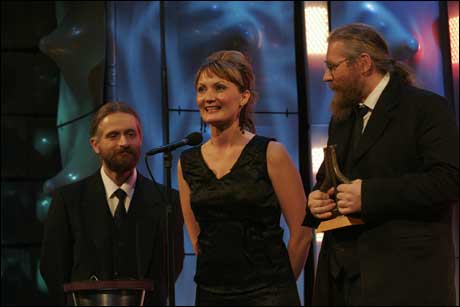 Håkon Høgemo , Sigrid Moldestad og Einar Mjølsnes fekk prisen for beste folkemusikk-plate. Foto: Jarl Fr. Erichsen / Scanpix