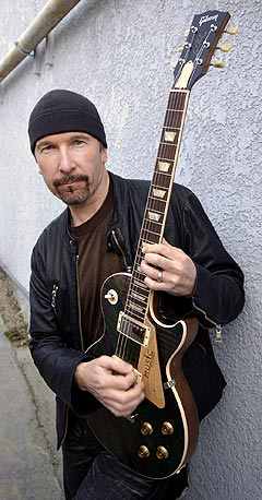 The Edge fra U2 ønsker å hjelpe de mange musikerne i New Orleans som ble rammet av orkanen Katrina. Foto: Chris Pizzello, AP Photo / Scanpix.