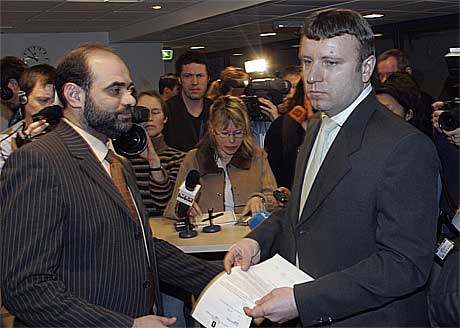 Redaktør Vebjørn Selbekk og lederen i Islamsk Råd i Norge, Mohammed Hamdan.(Foto:Scanpix)