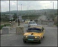 Befolkningen i de okkuperte områdene hindres fra å krysse grensen til Israel.