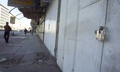 Butikkene er stengt og gatene folketomme etter at regjeringen i Irak i gr innfrte portforbud. (Foto: Scanpix/Reuters)