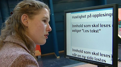 Hege Finnset Eidseter er funksjonskonsulent ved Deichmanske bibliotek, der hun hjelper andre svaksynte til å finne fram i informasjonsjungelen. Hun er begeistret for det nye tilbudet.