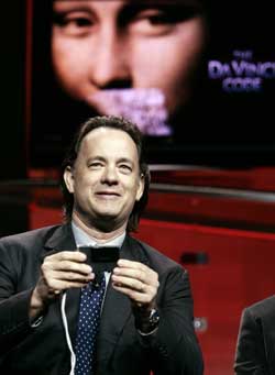 Tom Hanks spiller professor Robert Langdon i filmatiseringen av Da Vinci-koden. (Foto: Scanpix) 