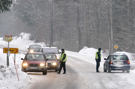 Det er mange politisperringer i Oscarshamn-området i Sverige. (Foto: AFP/Scanpix)