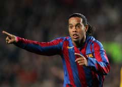 Ronaldinho jubler etter scoringen mot Chelsea i åttedelsfinalen. (Foto: AFP/Scanpix) Ronaldinho jubler etter scoringen mot Chelsea i åttedelsfinalen. (Foto: AFP/Scanpix)