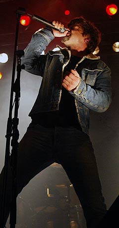 DumDumBoys' sin legendarisk konsert i Dødens Dal under studentUka i Trondheim i 2003 kommer på NRK1 fredag. Foto: Gorm Kallestad, Scanpix. DumDumBoys' sin legendarisk konsert i Dødens Dal under studentUka i Trondheim i 2003 kommer på NRK1 fredag. Foto: Gorm Kallestad, Scanpix.