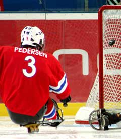Rolf Einar Pedersen scoret ett av målene i semifinalen. (Foto: AP/Scanpix)