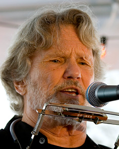 En tøff, men noe redusert Kristofferson spilte mange nye låter. Foto: Per Ole Hagen, NRK.