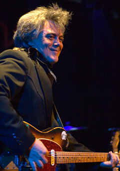Marty Stuart var gitarist i bandet til Johnny Cash tidlig på 80-tallet. I går spilte han på SXSW. Foto: Per Ole Hagen.