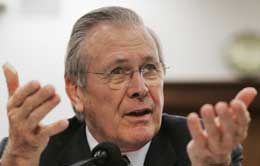 Rumsfeld sammenlikner de irakiske opprørerne med nazistene i etterkrigs-Tyskland (Scanpix/AP