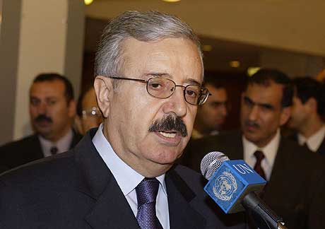 Naji Sabri intervjues i FN i 2002, året før invasjonen av Irak. (Foto: AP/Scanpix)