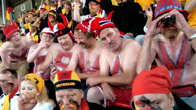 Det kan bli dyrt for norske supportere å se årets fotball-VM fra tribuneplass. (Foto: Scanpix)