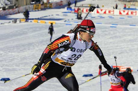 Uschi Disl under sprinten i Holmenkollen torsdag. (Foto: AFP/Scanpix)