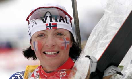 En rørt Liv Grete Poiree stilte med norsk og fransk flagg på kinnene. (Foto: Jarl Fr. Erichsen / SCANPIX)