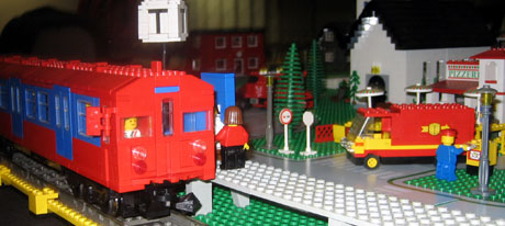 Legoklossene fra barndommen er funnet fram igjen. Foto: Eirik Flugstad