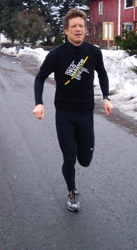 Ola G. Bustad lader opp til Oslo Maraton. Men hvor mange steg løp han?