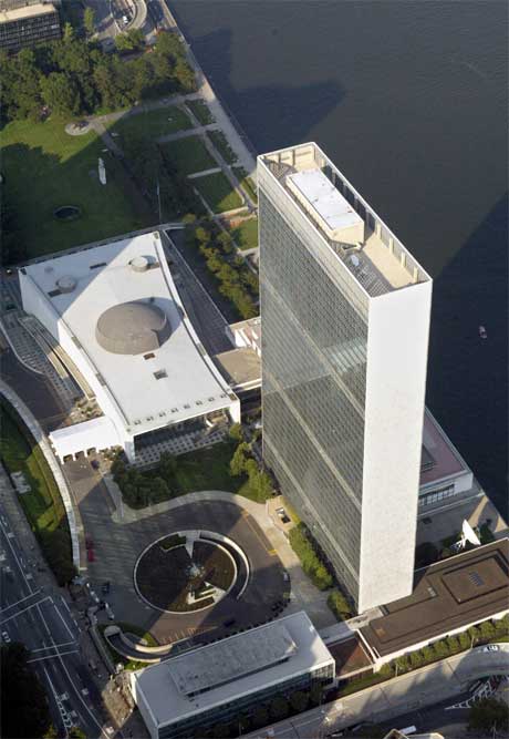 FN-hovedkvarteret i New York trenger oppussing, men USA er skeptisk. (Arkivfoto: Kathy Willens/ AP/ Scanpix)