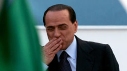 Men noe kan Berlusconi alt glede seg over. Valgresultatet later til å bli bedre enn både meningsmålinger og valgdagsmålinger spådde (Scanpix/Reuters)