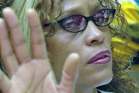 Whitney Houston nekter å gi slipp på dopet. Foto: AFP Photo / Scanpix.