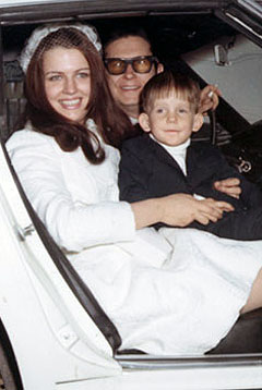 Roy Orbison sammen med kona Barbara og sønnen Wesley. Foto: Royorbison.com.