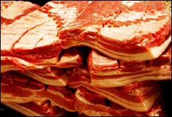 Ribbe er et typisk eksempel på kjøtt du må være forsiktig med. Her er det mye mettet fett. En gang i året er best. Foto: Erlend Aas / SCANPIX 