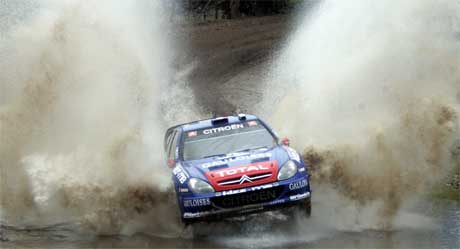 Sebastien Loeb kjører nærmest i en egen klasse i rally Argentina 2006, Foto: REUTERS/Marcos Brindicci