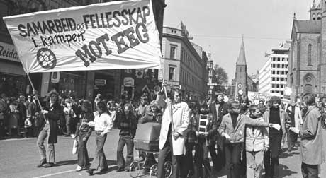 1972: 1. mai-toget i Oslo var preget av paroler mot EF. (Foto: NTB/SCANPIX)