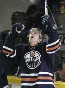 Ales Hemsky scoret vinnermålet da Edmonton slo Detroit ut av Stanley Cup (AP PHOTO/CP, John Ulan) Ales Hemsky scoret vinnermålet da Edmonton slo Detroit ut av Stanley Cup (AP PHOTO/CP, John Ulan)