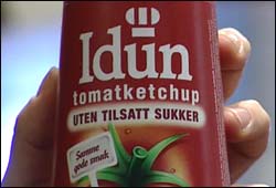 Svært få produkter overholder forskriften om merking av kunstig søtstoff. Foto: NRK/FBI