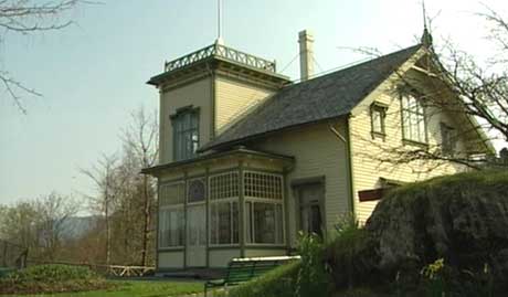 I Edward Griegs hjem på Troldhaugen i Bergen er det lite som minner om det store jubiléet som står for døren. (Foto: NRK)