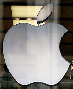 ... og Data-Apple vant. Foto: Reuters / Scanpix.