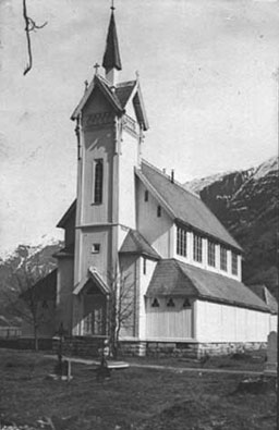 rdal kyrkje slik ho sg ut i 1932. Foto utlnt fr rdal Sogelag.