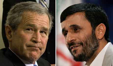 Like uforsonlige - Bush og Ahmadinejad (t.h.) som skrev brev til sin kollega.