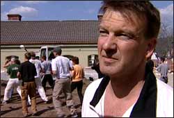 Personalsjef Knut Rønning er godt fornøyd med investeringen i trening for de ansatte. Foto: NRK, Anders Leines