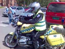 Motorsykkelambulansen ble lansert mandag. (Foto: Thor Henry Bjor, NRK) Motorsykkelambulansen ble lansert mandag. (Foto: Thor Henry Bjor, NRK)