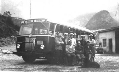 Buss og tilsette ved rdal Billag i 1950. Foto utlnt fr rdal Sogelag.