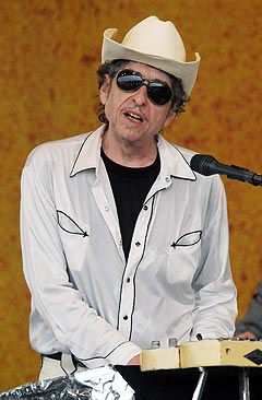 29. august slipper Bob Dylan sin nye skive «Modern Times». Her fra New Orleans Jazz and Heritage-festivalen i april. Foto: AP.