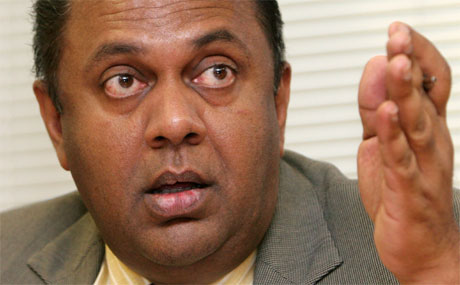 Sri Lankas utenriksminister Mangala Samaraweera vil ha LTTE-lederen stilt for krigsforbryterdomstol. (Foto: Reuters/Scanpix)