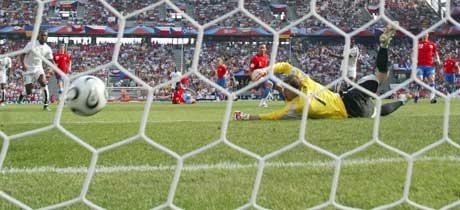 
Asamoah Gyan ga Ghana 1-0 mot Tsjekkia. (Foto: Reuters/Scanpix)   
