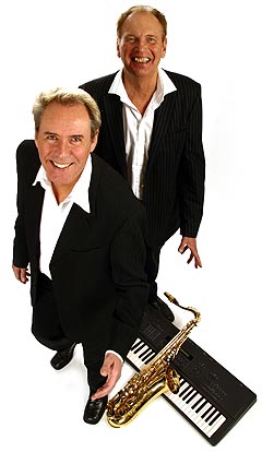 Sten Nilsson (i front) er 64 år og kåret til Sveriges mest sexy dansebandmusiker. Foto: Handout. Sten Nilsson (i front) er 64 år og kåret til Sveriges mest sexy dansebandmusiker. Foto: Handout.