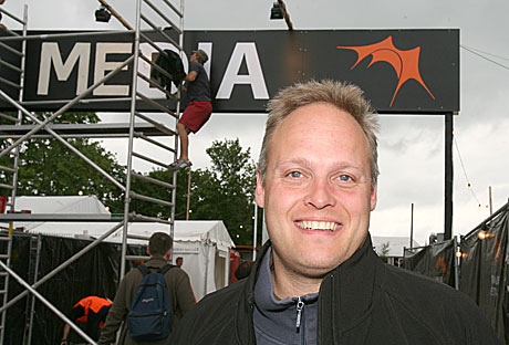 Leder for Roskildefestivalen, Esben Danielsen, håper nordmenn fortsetter å reise til Danmark. Foto: Arne Kristian Gansmo, NRK.
