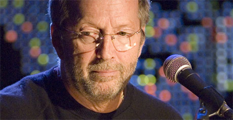 Eric Clapton fikk sitt livs sjokk bare dager etter begravelsen til sin fire år gamle sønn, et brev fra lille Conor. Foto: AP Eric Clapton fikk sitt livs sjokk bare dager etter begravelsen til sin fire år gamle sønn, et brev fra lille Conor. Foto: AP